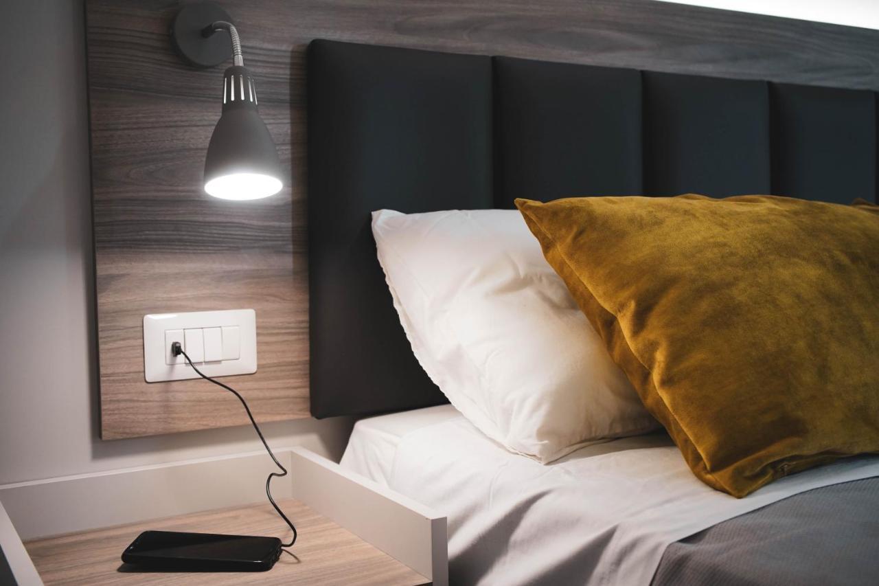 Yeasy Smart Rooms Чефалу Экстерьер фото